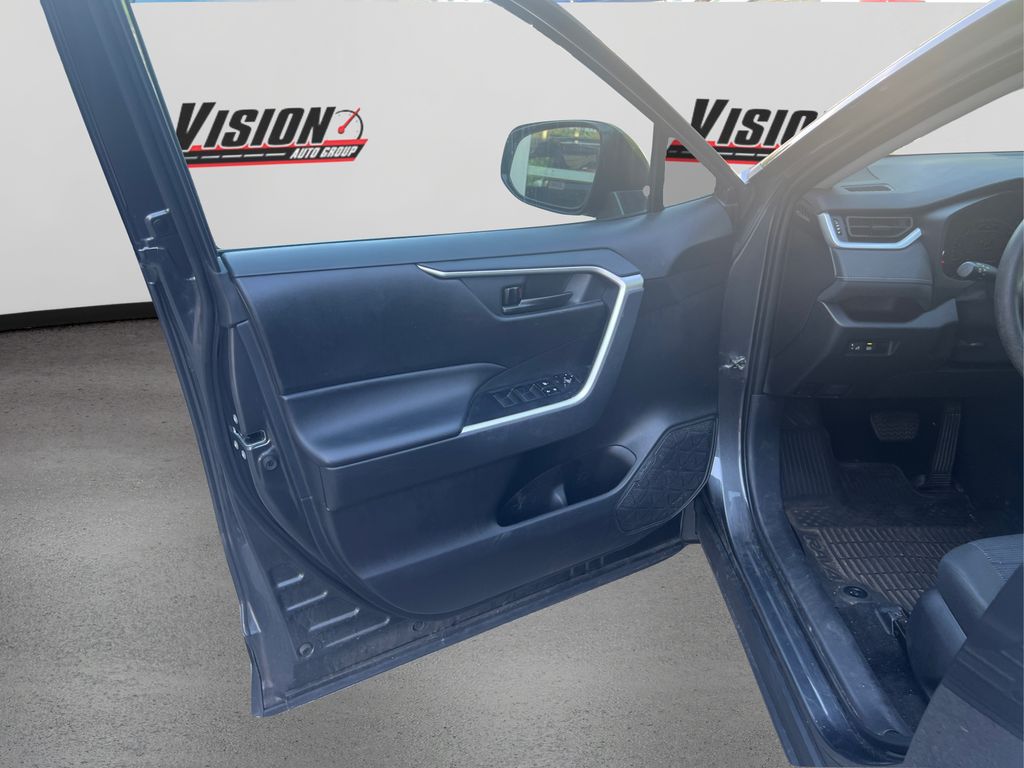 2024 Toyota RAV4 LE photo 21