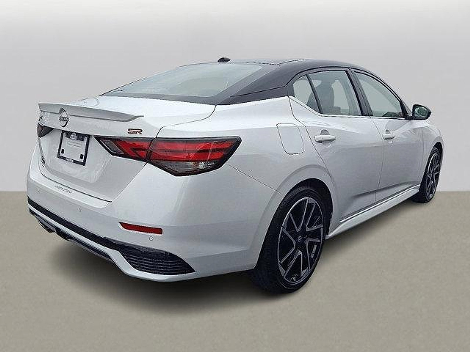 2025 Nissan Sentra SR photo 3