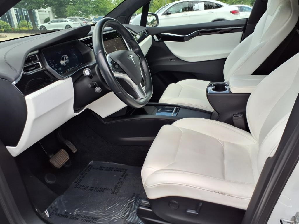 2018 Tesla Model X 75D photo 10