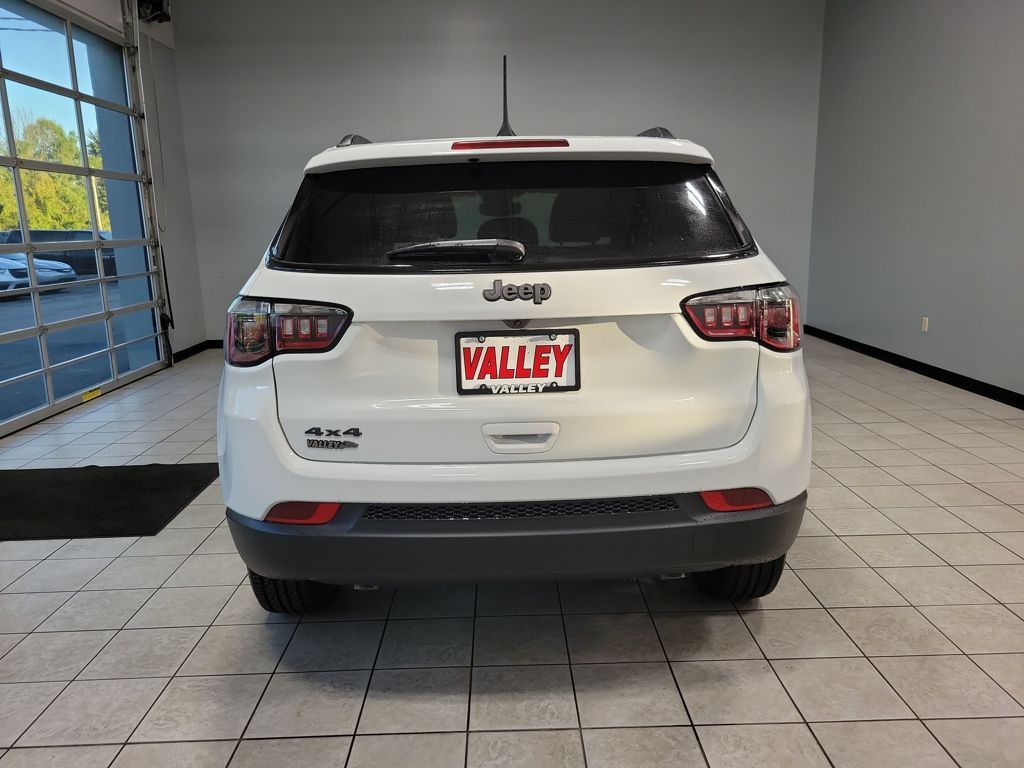 2026 Jeep Compass Latitude photo 3