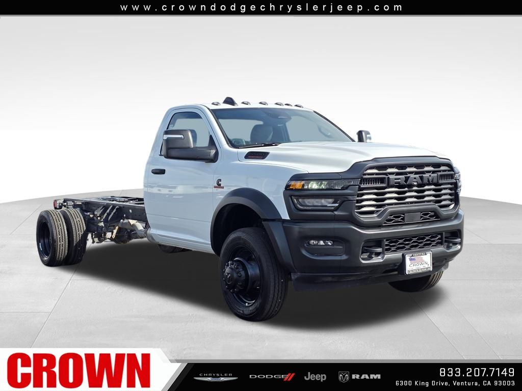 2025 Ram 5500 Tradesman photo 3