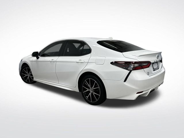 2023 Toyota Camry SE photo 3