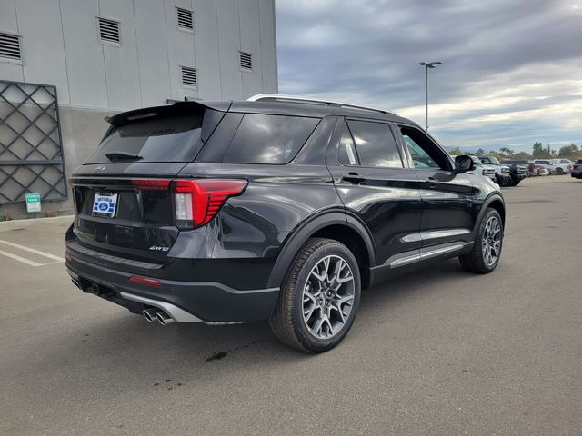 2025 Ford Explorer Platinum photo 3
