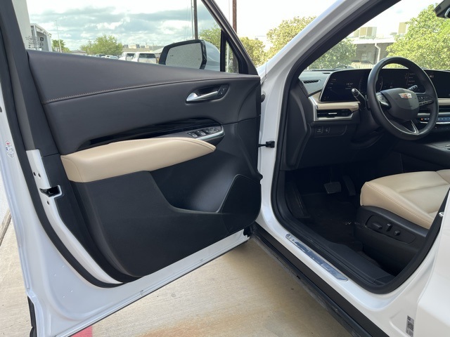 2024 Cadillac XT4 Luxury photo 28