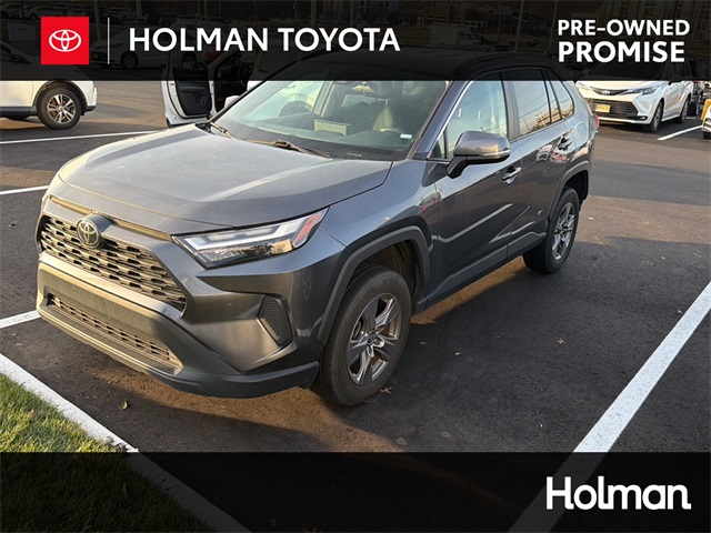 2024 Toyota RAV4 XLE's photo