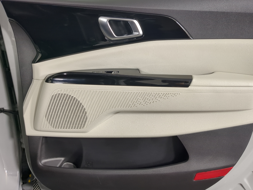 2024 Kia Carnival EX photo 17