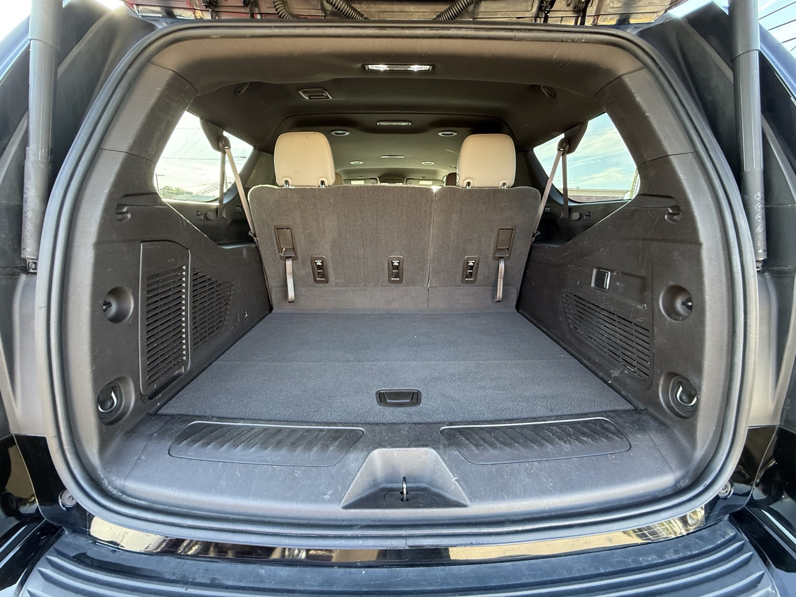 2021 Chevrolet Suburban LT photo 30