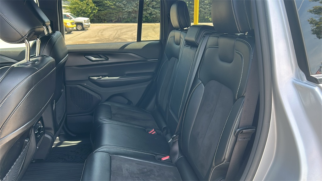 2023 Jeep Grand Cherokee Altitude photo 26