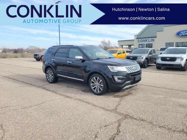 2017 Ford Explorer Platinum's photo