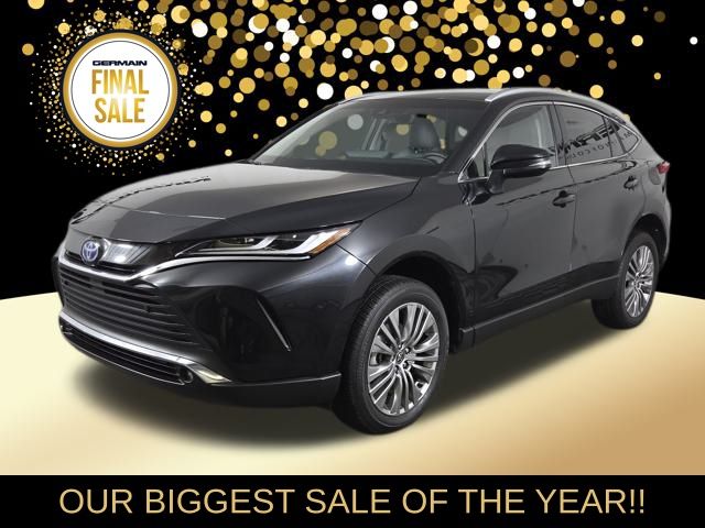 2023 Toyota Venza XLE's photo