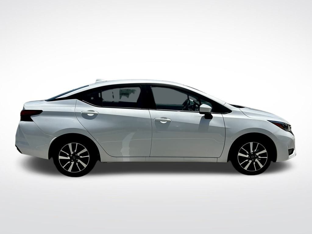 2025 Nissan Versa SV photo 7