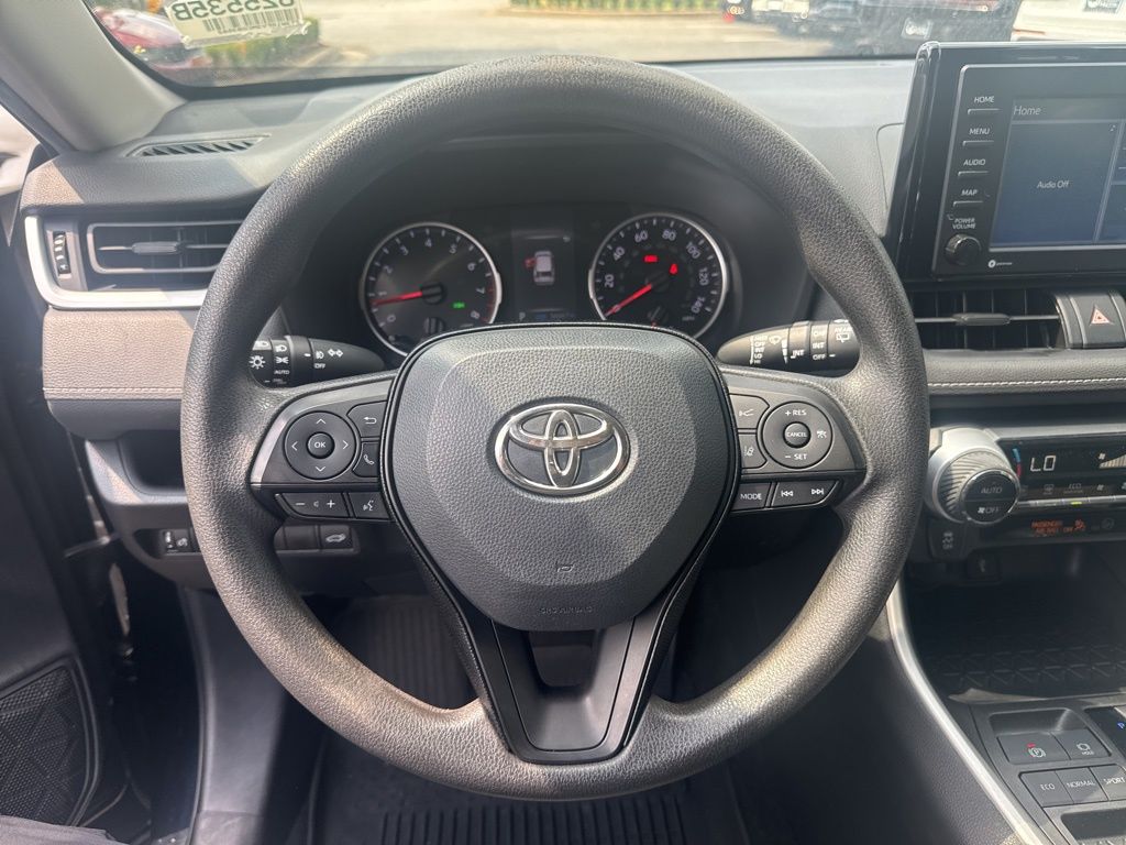 2021 Toyota RAV4 XLE photo 9