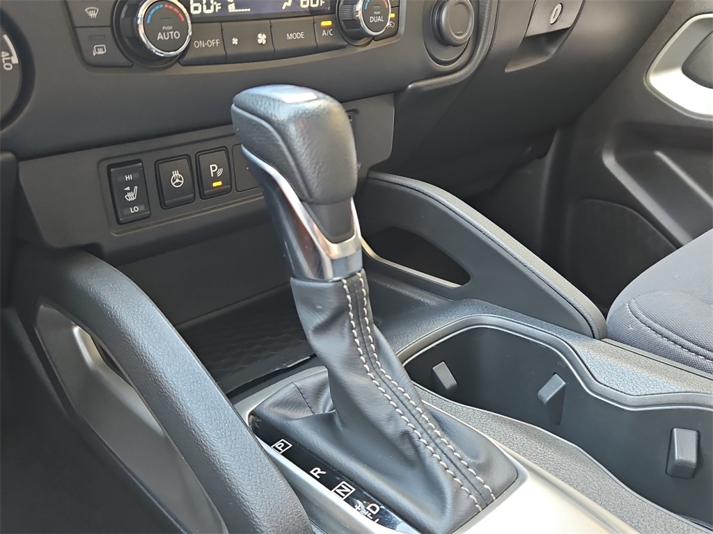 2022 Nissan Frontier Crew Cab photo 33