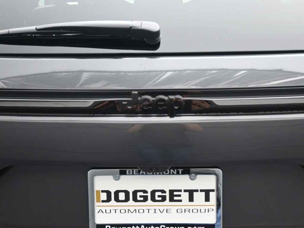 2025 Jeep Grand Cherokee Altitude X photo 12