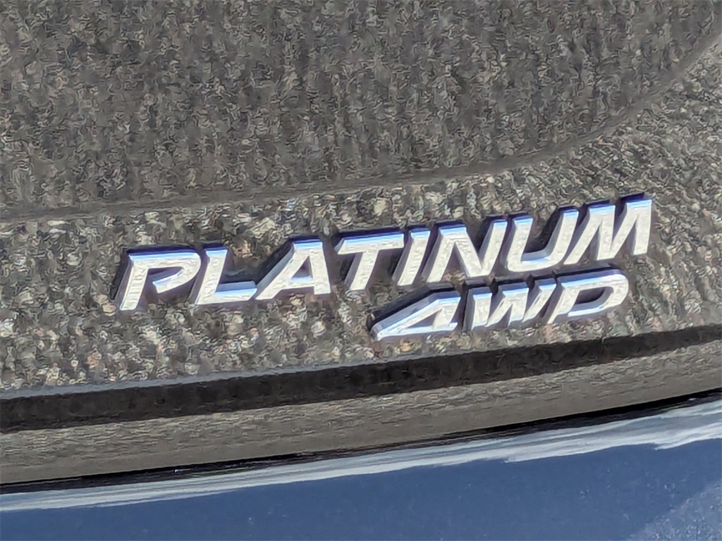 2023 Nissan Pathfinder Platinum photo 8