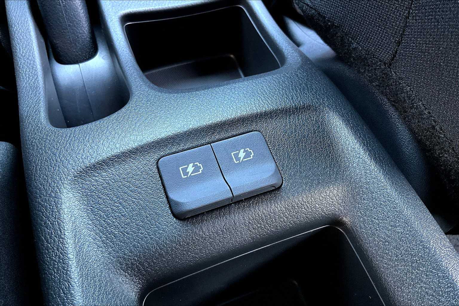 2025 Nissan Versa S photo 20