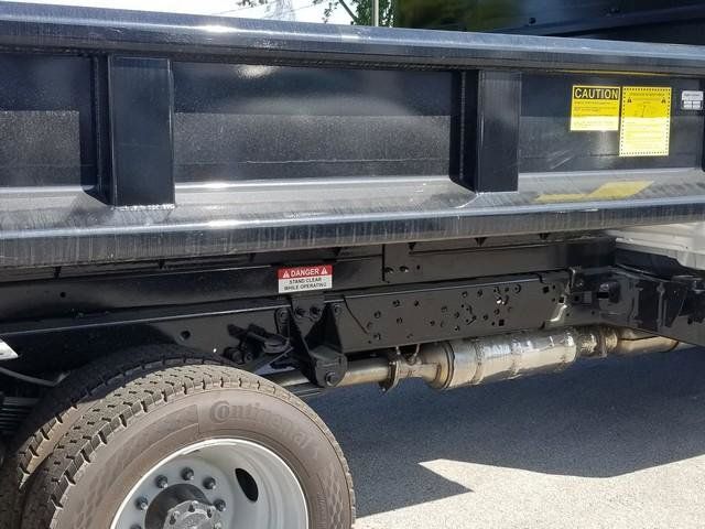 2025 Ford F-550 photo 11