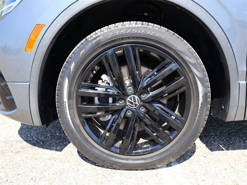2022 Volkswagen Tiguan SE R-Line Black photo 8