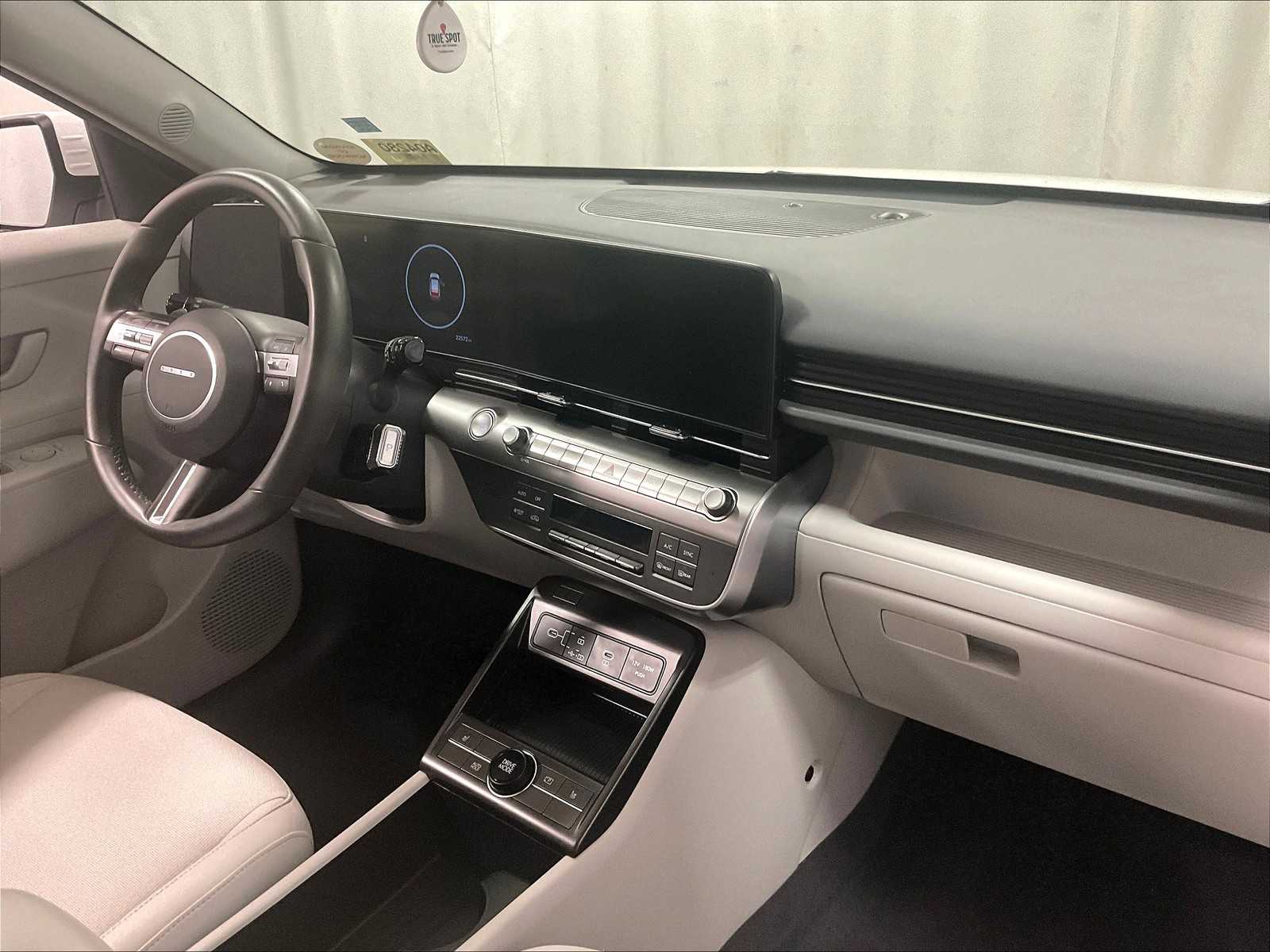 2024 Hyundai Kona Electric SEL photo 14