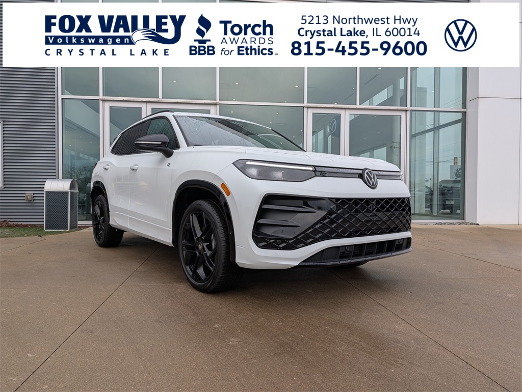 2026 Volkswagen Tiguan SE R-Line Black's photo