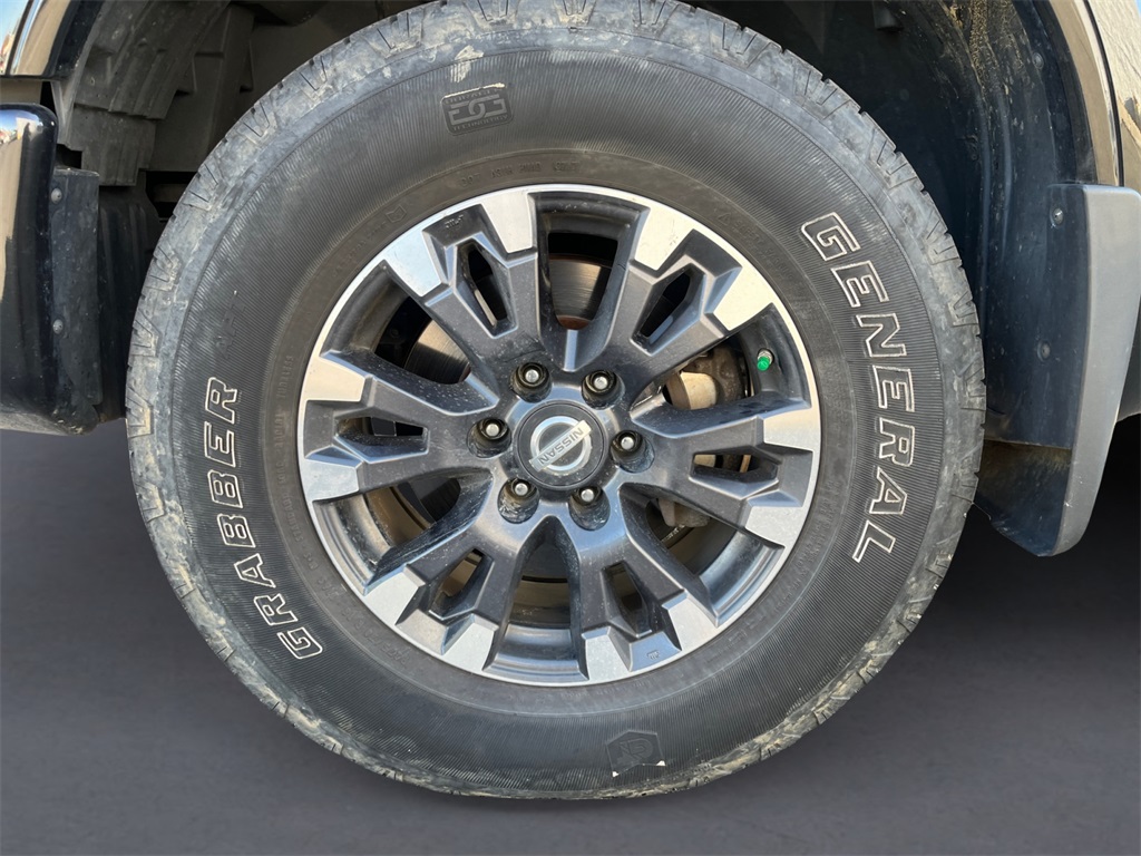 2018 Nissan Titan PRO-4X photo 9