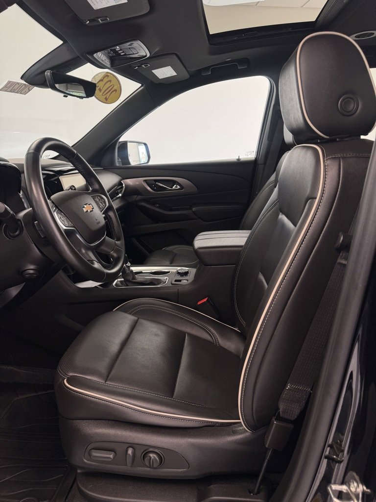 2023 Chevrolet Traverse Premier photo 3