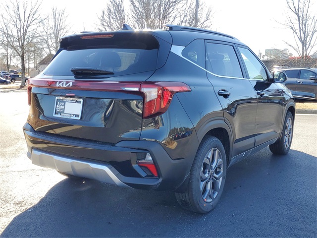 2024 Kia Seltos S photo 3