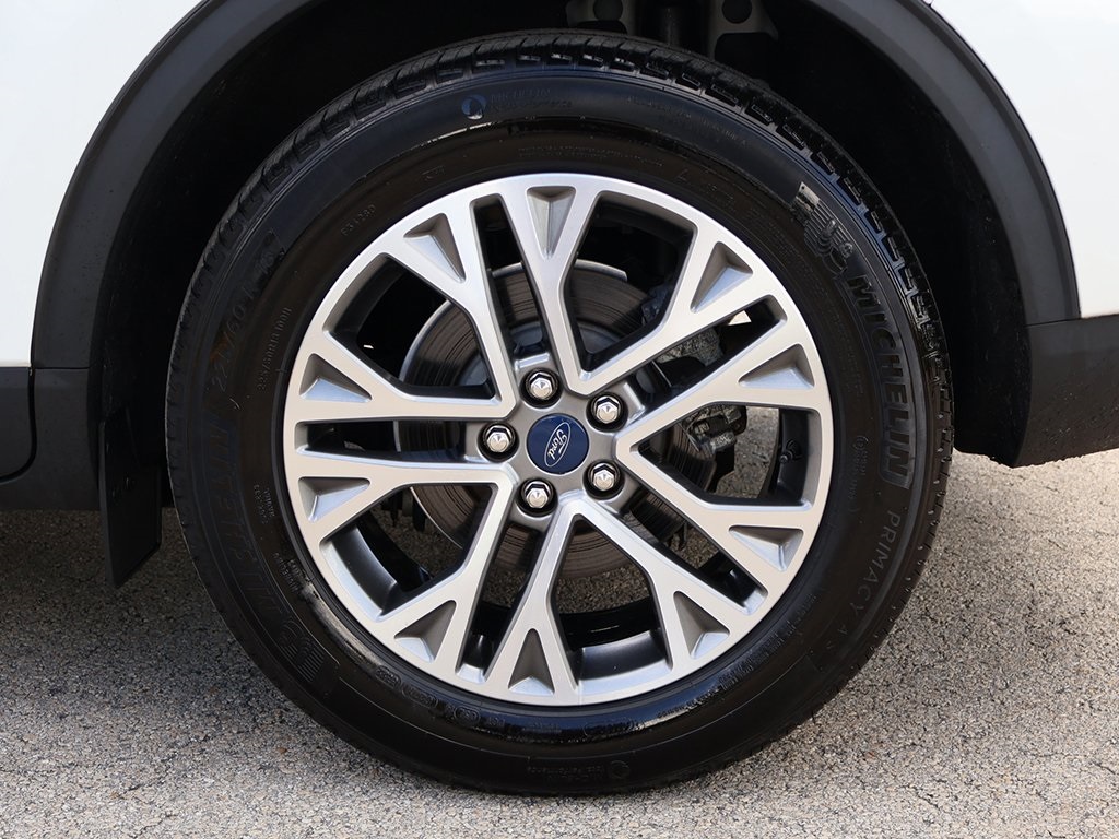 2022 Ford Escape SEL photo 25