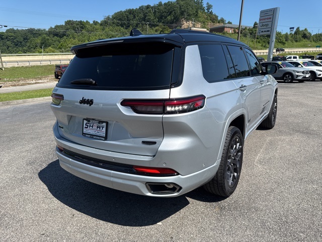 2025 Jeep Grand Cherokee L Summit Reserve photo 3