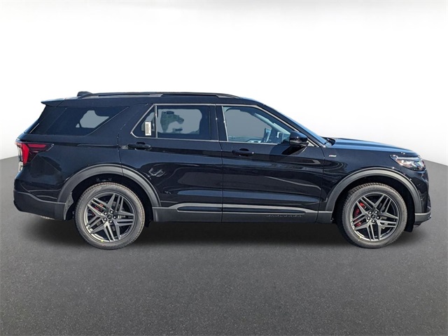 2025 Ford Explorer ST-Line photo 2