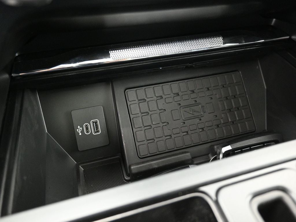 2025 Ford F-150 Lariat photo 17