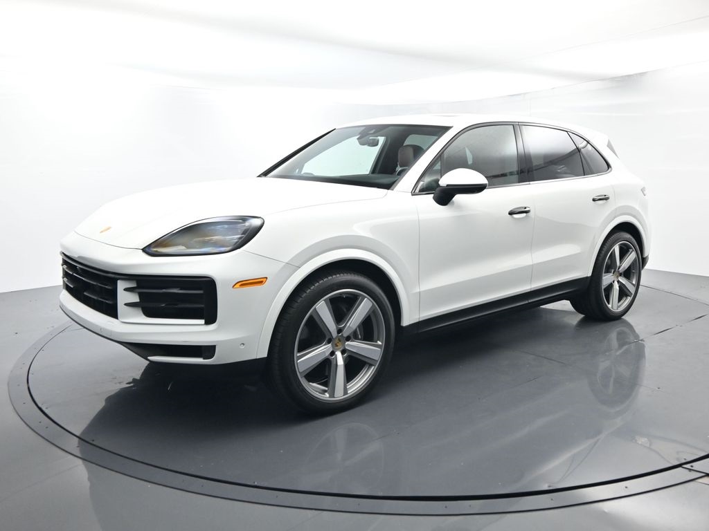 2024 Porsche Cayenne Base's photo