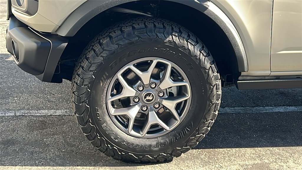 2025 Ford Bronco Badlands photo 2