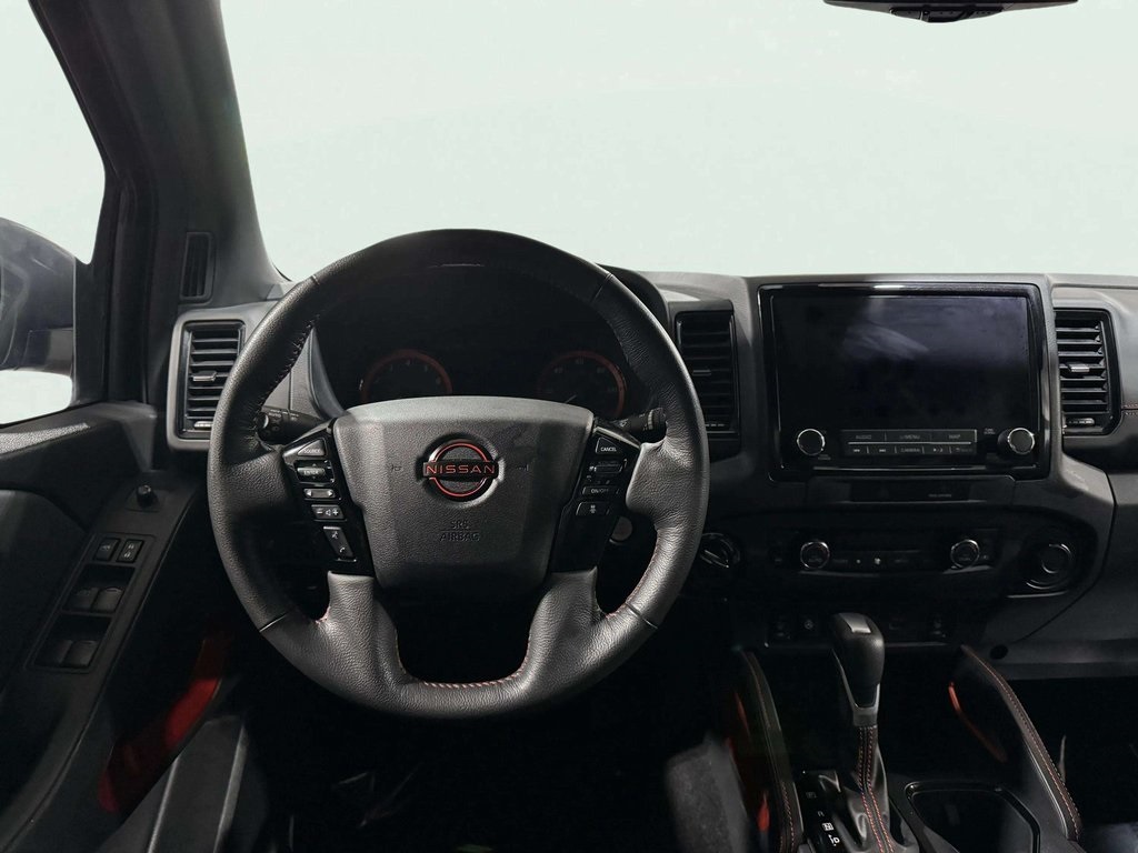 2022 Nissan Frontier Crew Cab photo 9