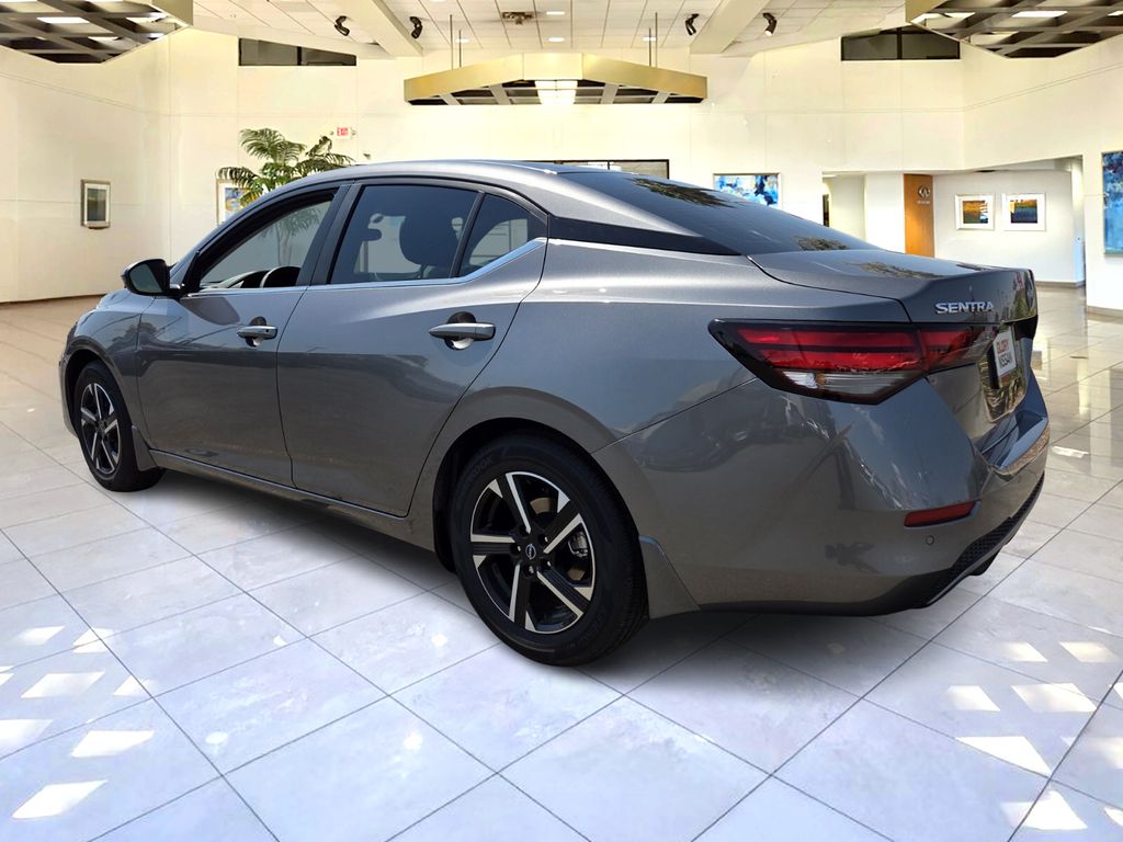 2025 Nissan Sentra SV photo 3