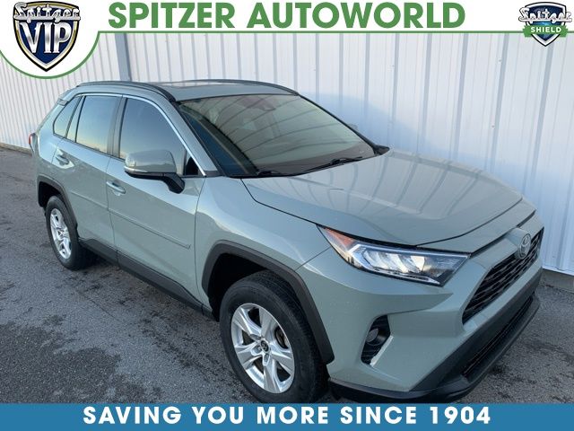2021 Toyota RAV4 XLE's photo