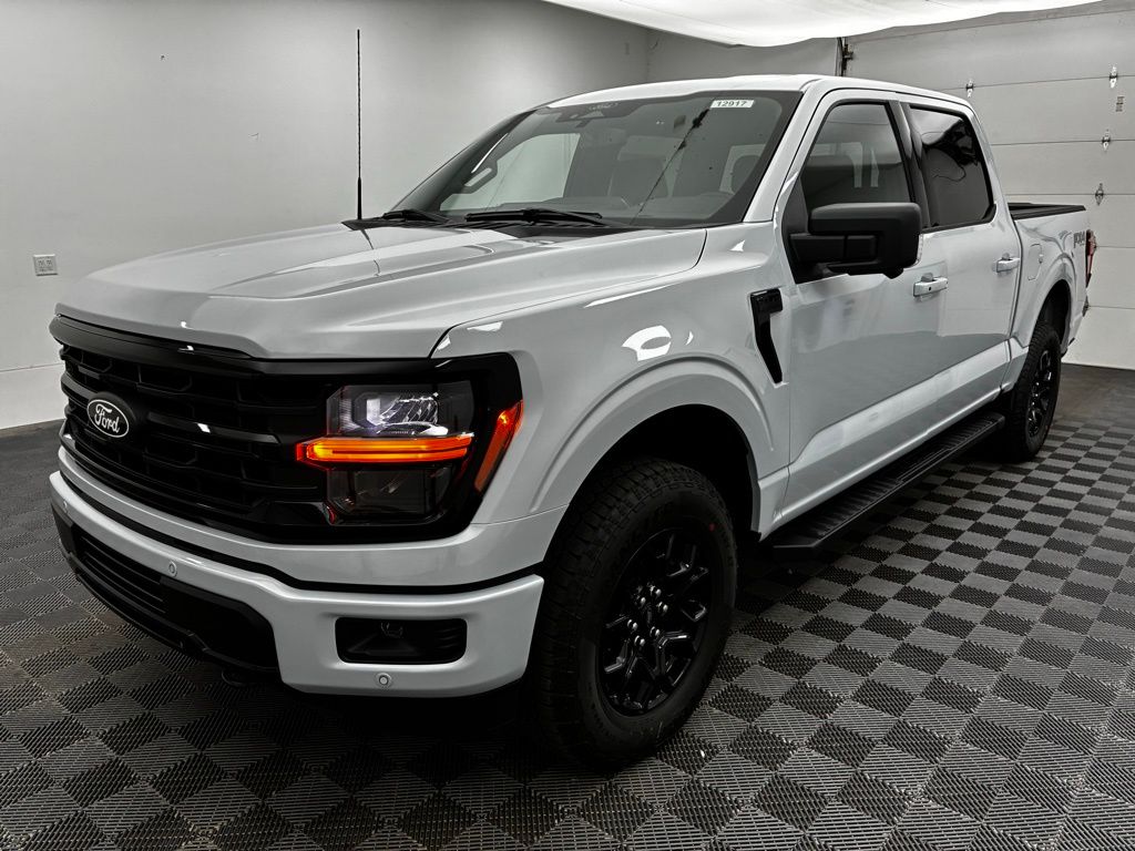 2025 Ford F-150 XLT photo 11