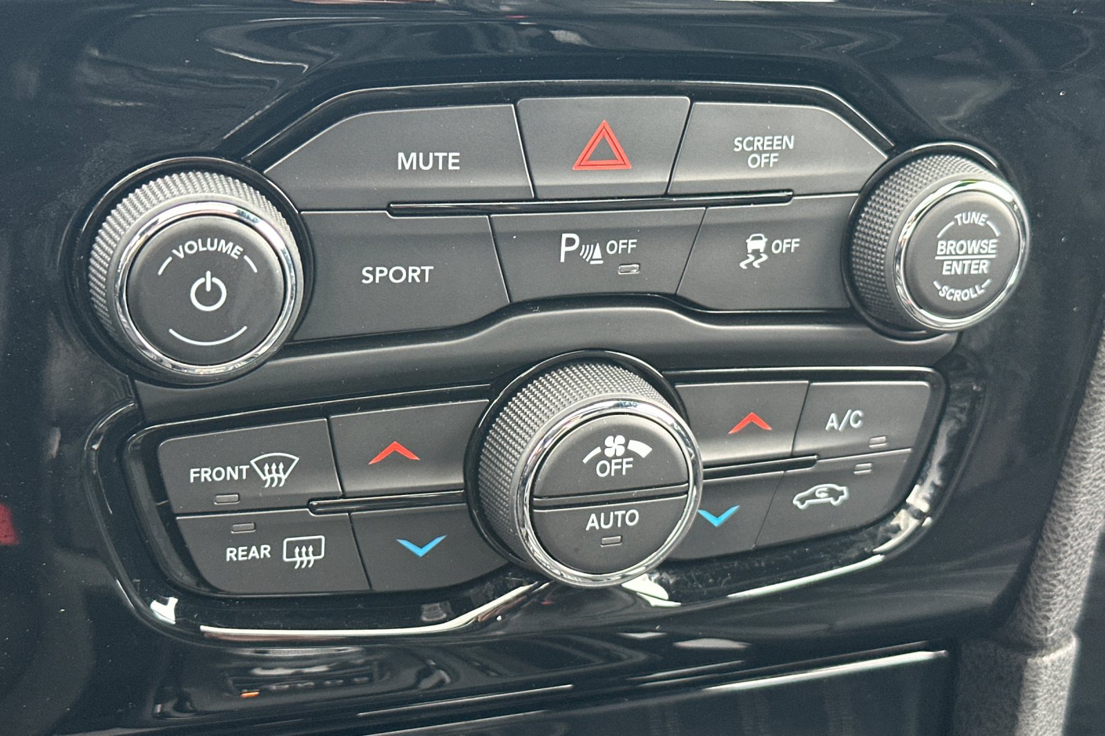 2023 Chrysler 300 S photo 19