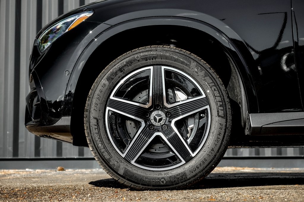 2026 Mercedes Benz GLC 300 4MATIC photo 3