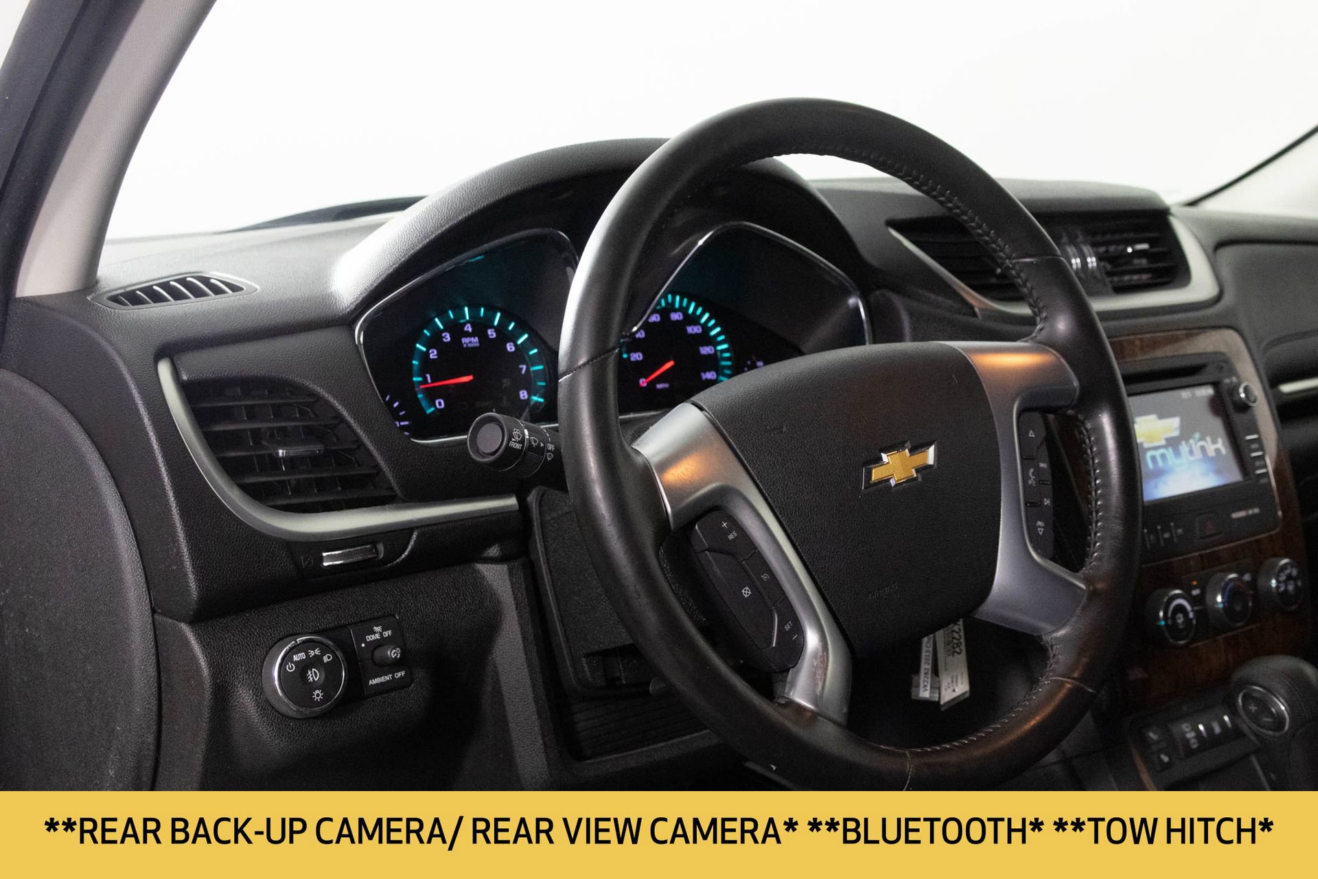 2013 Chevrolet Traverse 1LT photo 2