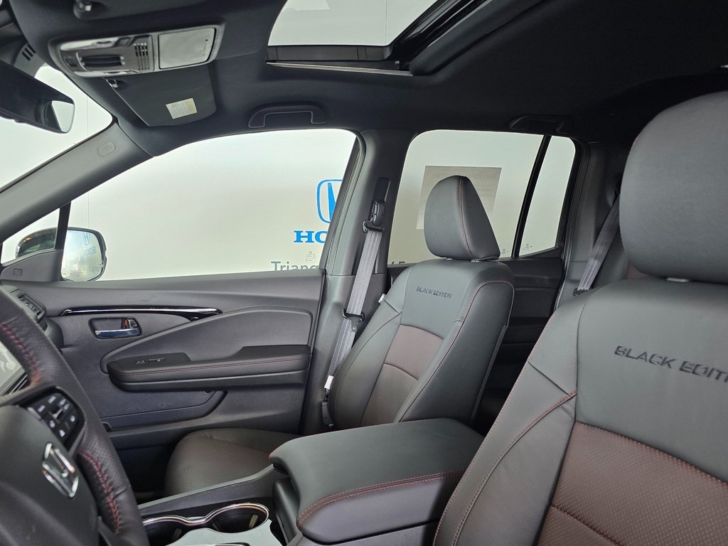 2025 Honda Ridgeline Black Edition photo 14