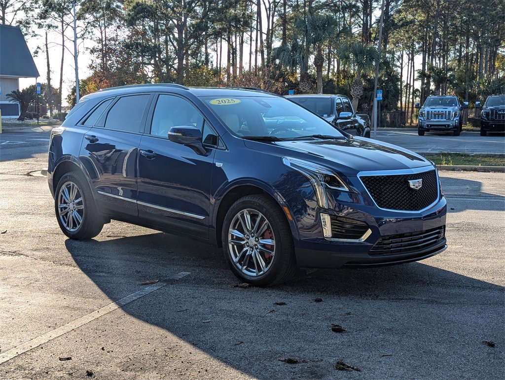 2025 Cadillac XT5 Sport's photo