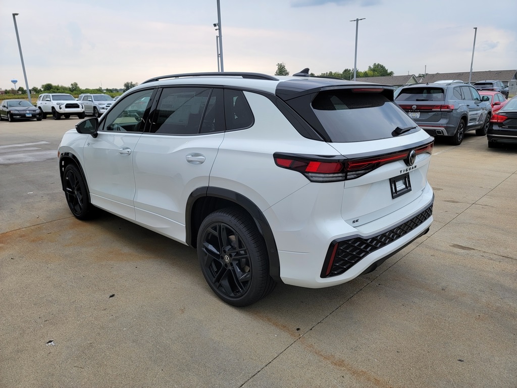 2025 Volkswagen Tiguan SE R-Line Black photo 3