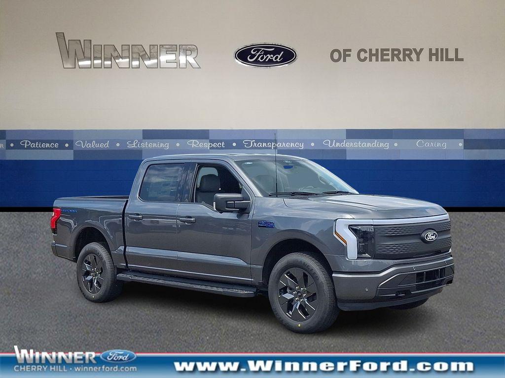 2025 Ford F-150 Lightning Flash's photo