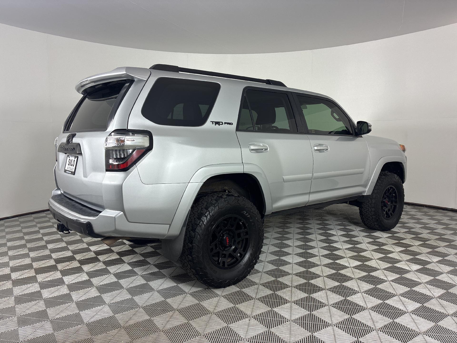 2016 Toyota 4Runner TRD Pro photo 6