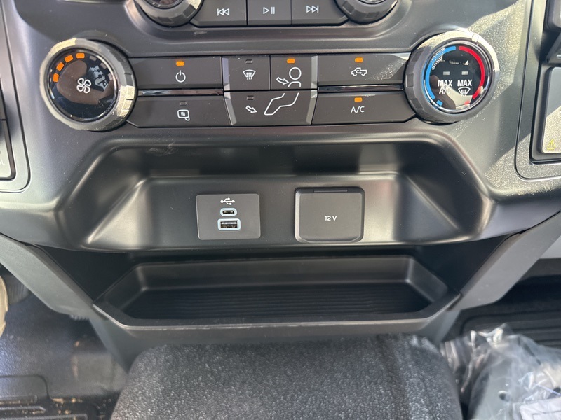 2025 Ford F-600 photo 23