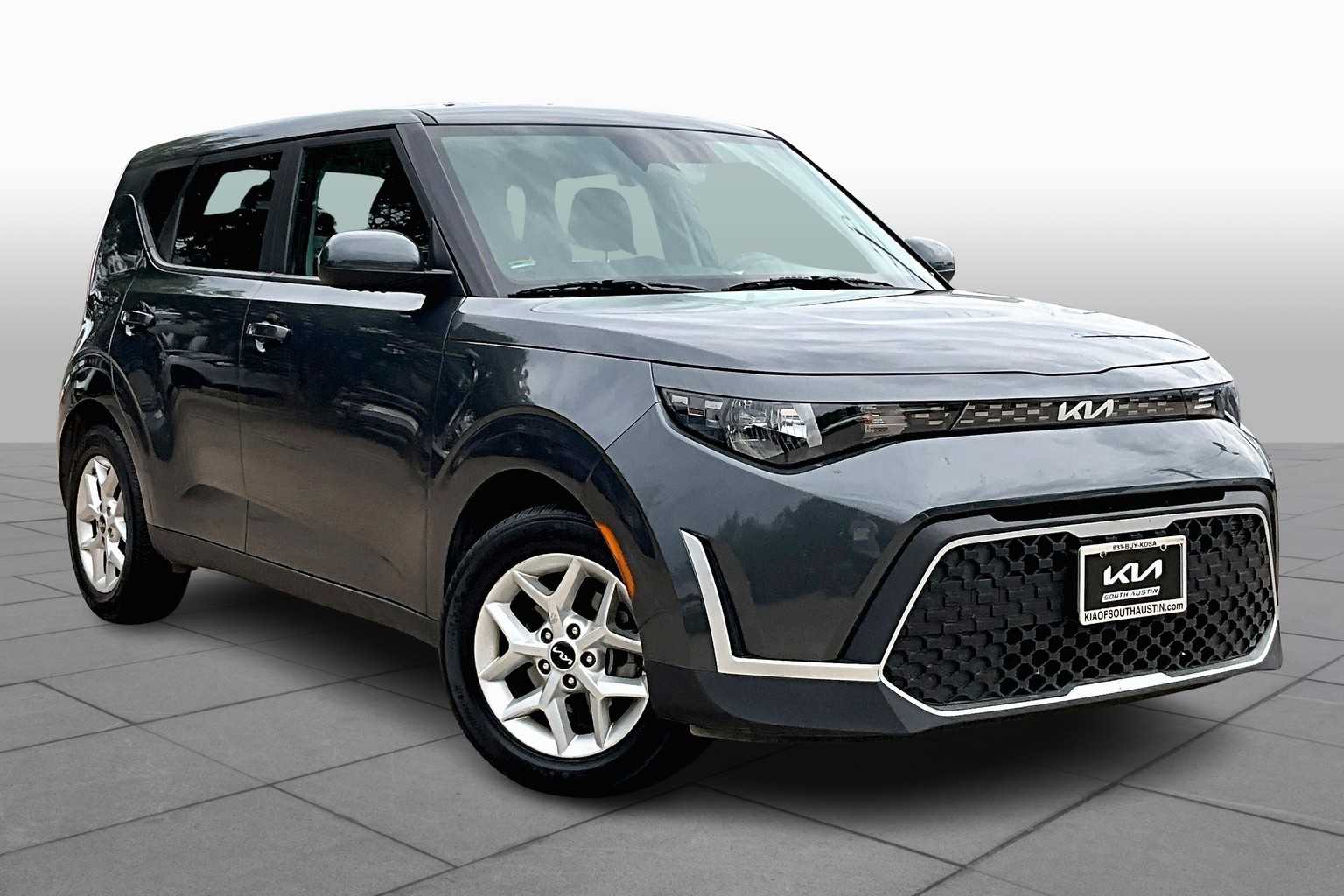 2023 Kia Soul LX S photo 2