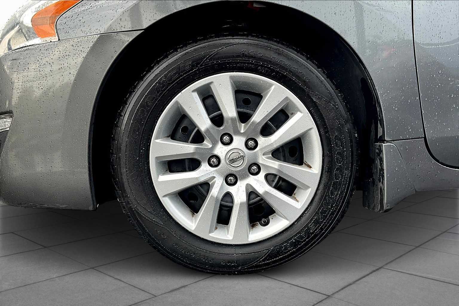 2015 Nissan Altima 2.5 S photo 9