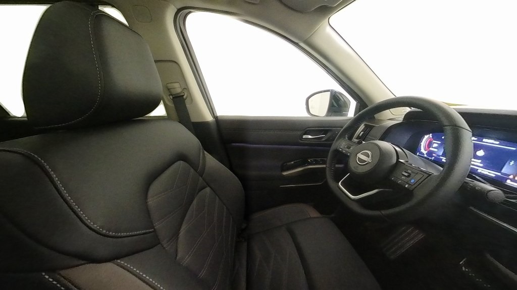 2025 Nissan Pathfinder Platinum photo 26