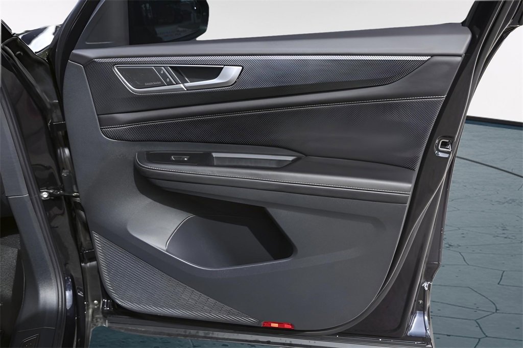 2025 Volkswagen Atlas Cross Sport SEL Premium R-Line photo 23